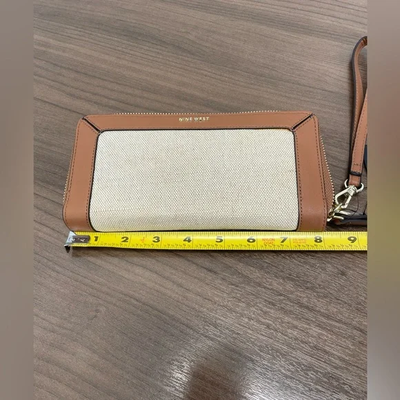 NWT Nine West Brown and Cream Wristlet Clutch Wallet - Picture 5 of 6